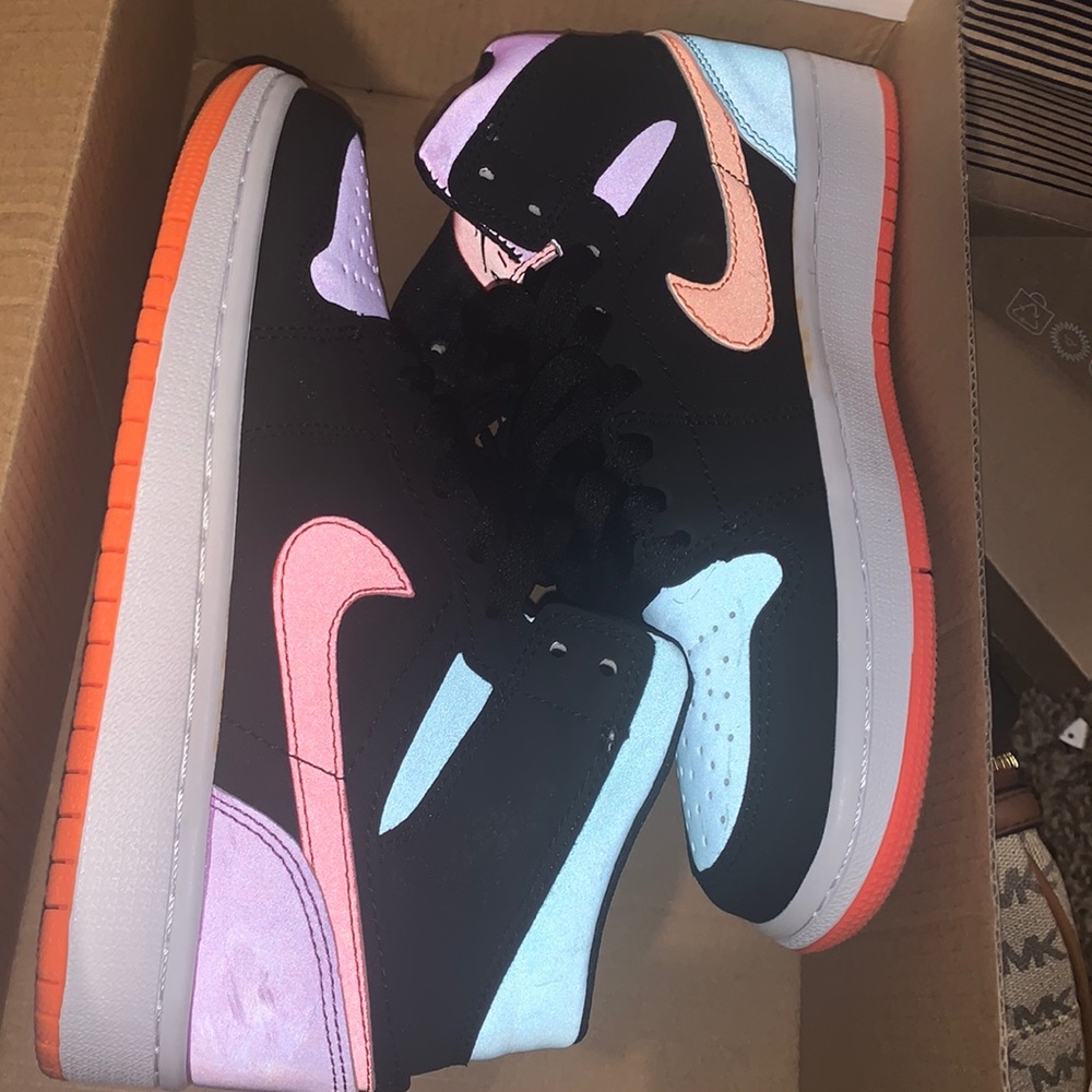 Pink & blue Jordan just got em 2 small